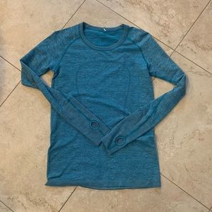 Like new lululemon size 10 long sleeve